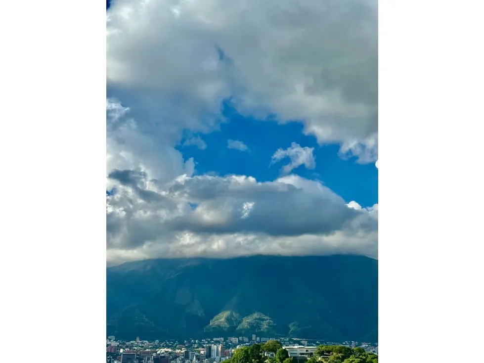 Alquila o Vende Ph c/vista y terraza 387m2 Lomas de San Román 3778 - 12