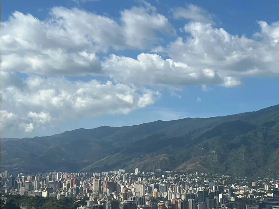 Alquila o Vende Ph c/vista y terraza 387m2 Lomas de San Román 3778 - 16