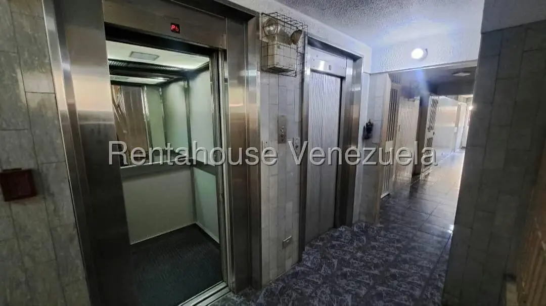 Apartamento (1 Nivel) en Venta en El Paraiso, Distrito Metropolitano - 3