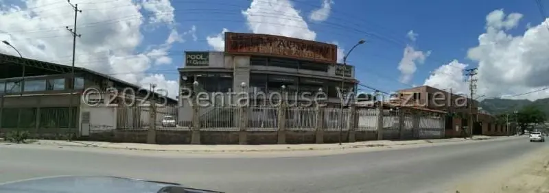 Local Comercial en Alquiler en Guatire, Miranda - 2