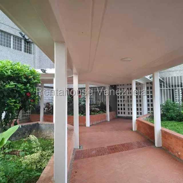 Apartamento (1 Nivel) en Alquiler en El Cafetal, Distrito Metropolitano - 2
