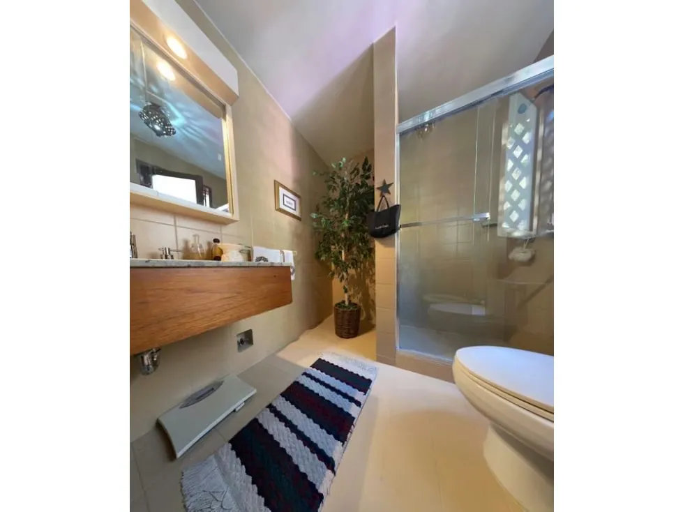 Vendo casa 700m2 5h+2s/4.5b+s/5p Colinas de Tamanaco 3003 - 5