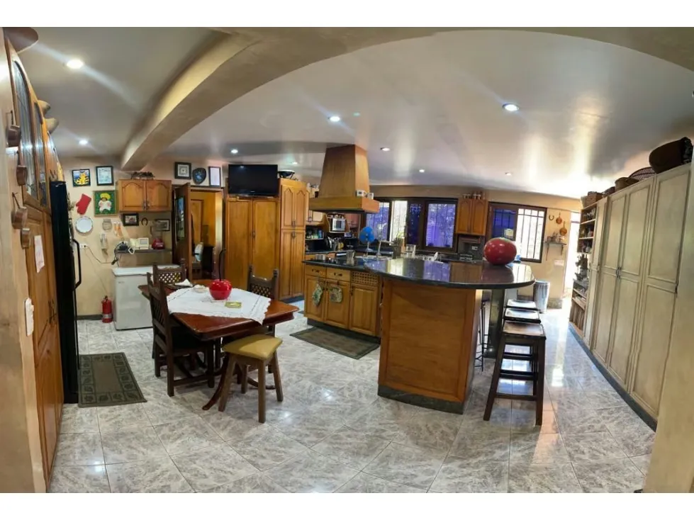 Vendo casa 700m2 5h+2s/4.5b+s/5p Colinas de Tamanaco 3003 - 8
