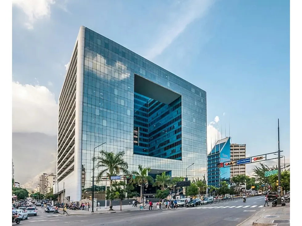 Se alquila oficina 150m2 Parque Cristal Los Palos Grandes 9022