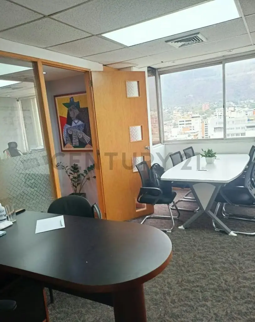Se alquila Oficina Ejecutiva, amoblada, en la Urbanización La Campiña, Caracas
