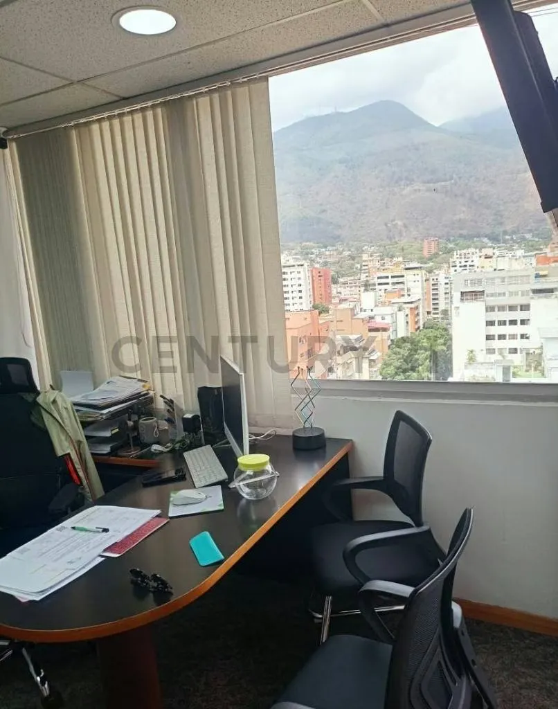 Se alquila Oficina Ejecutiva, amoblada, en la Urbanización La Campiña, Caracas - 2