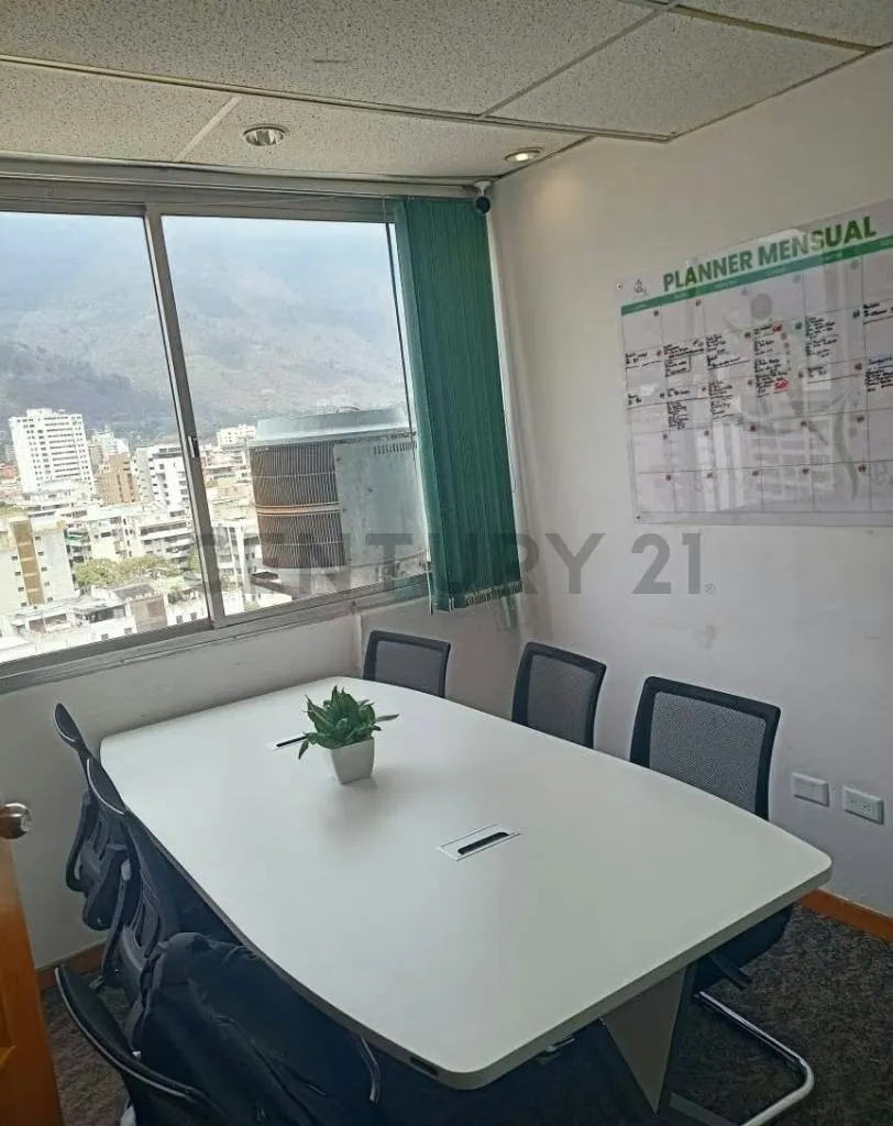 Se alquila Oficina Ejecutiva, amoblada, en la Urbanización La Campiña, Caracas - 3