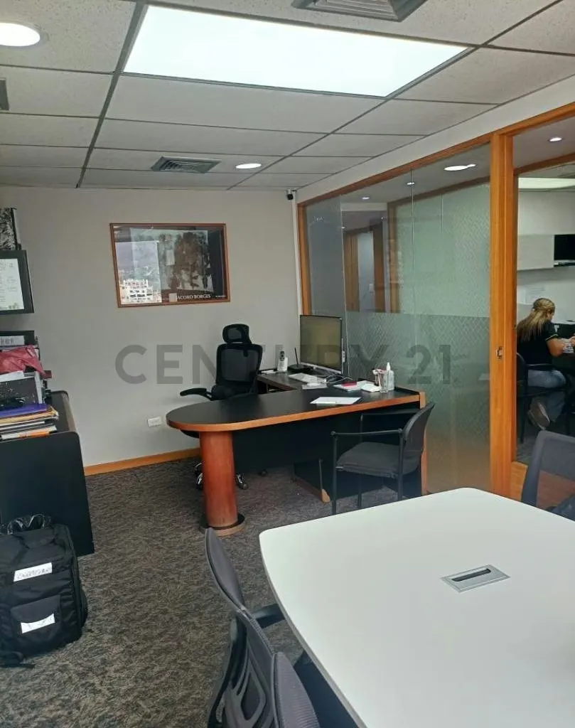Se alquila Oficina Ejecutiva, amoblada, en la Urbanización La Campiña, Caracas - 4