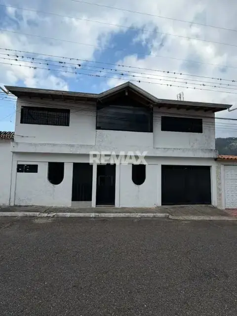 Oportunidad Estratégica en Rubio En Venta Casa Doble Propósito en La Victoria