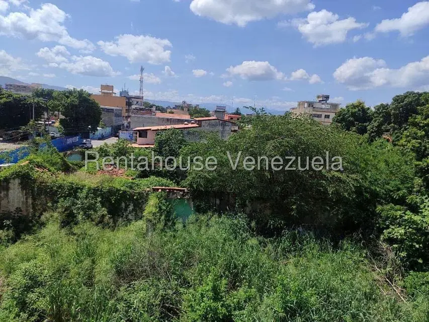 Terreno (Residencial) en Venta en Centro, Aragua - 2