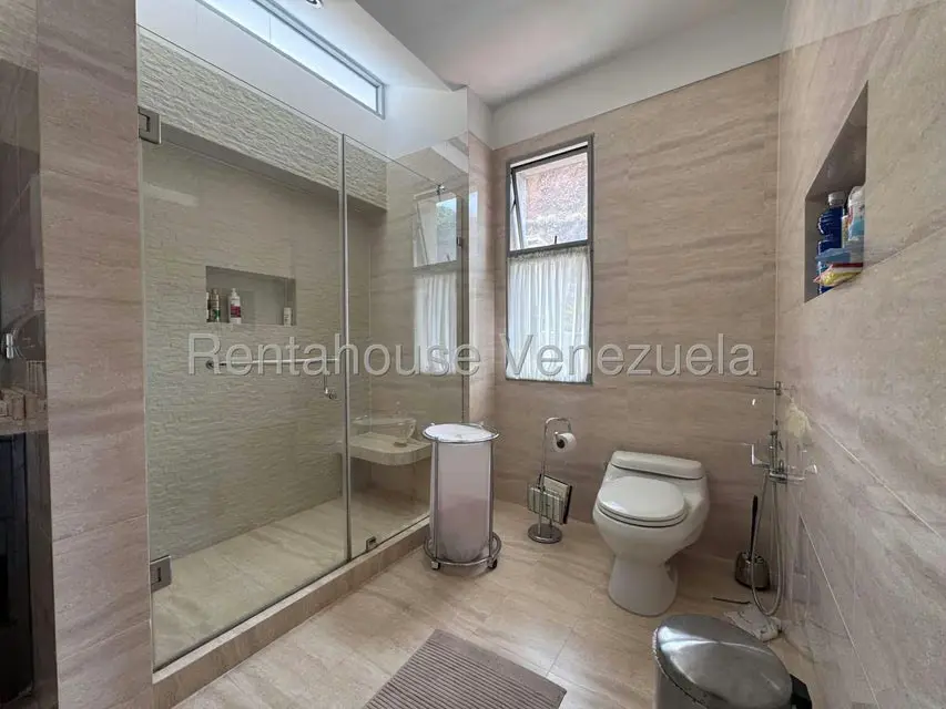 Casa (Multipes Niveles) en Venta en Prados del Este, Distrito Metropolitano - 21