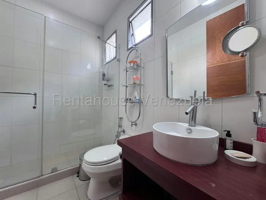Casa (Multipes Niveles) en Venta en Prados del Este, Distrito Metropolitano - 32