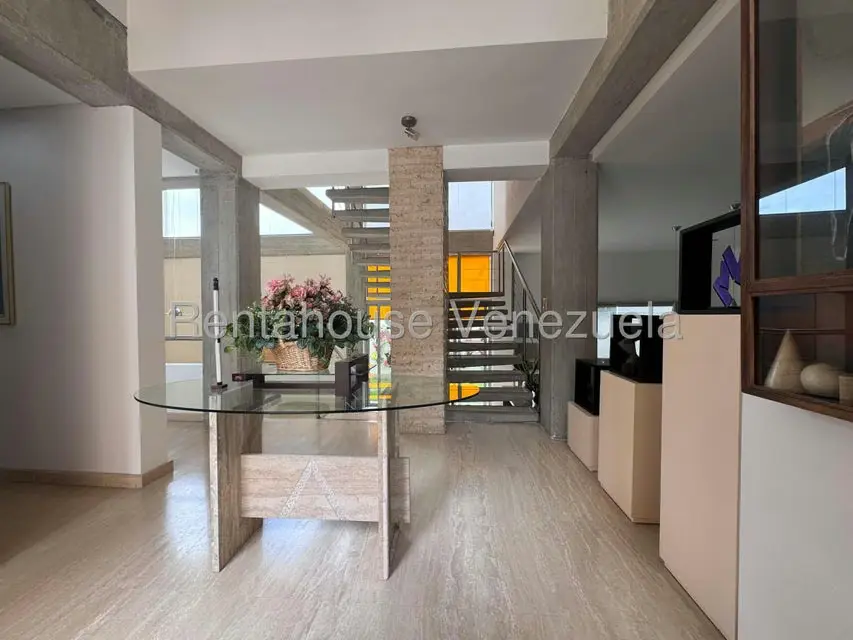 Casa (Multipes Niveles) en Venta en Prados del Este, Distrito Metropolitano - 4