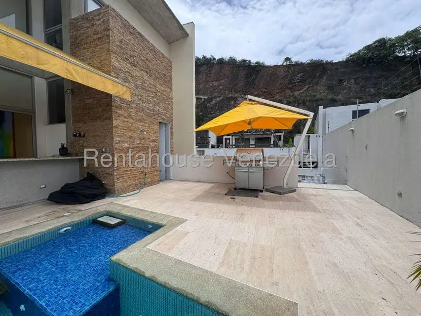 Casa (Multipes Niveles) en Venta en Prados del Este, Distrito Metropolitano - 43