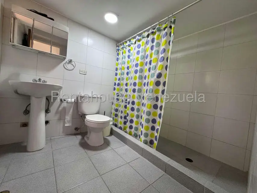 Casa (Multipes Niveles) en Venta en Prados del Este, Distrito Metropolitano - 51