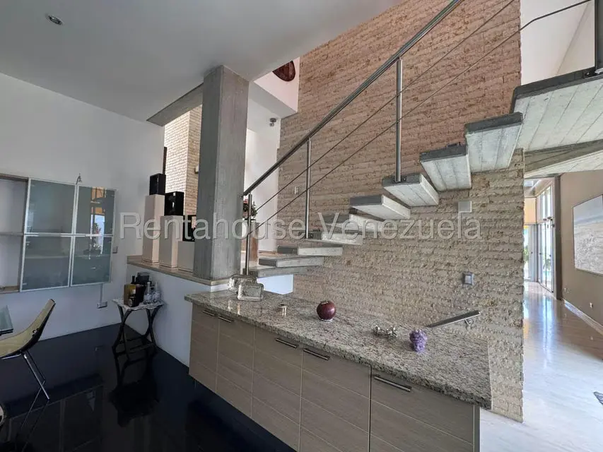 Casa (Multipes Niveles) en Venta en Prados del Este, Distrito Metropolitano - 7