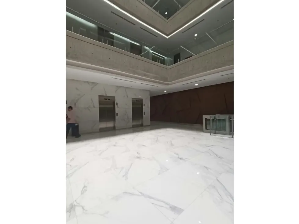 Vendo/alquilo oficina 440m2 Los Pomelos 0295 - 7