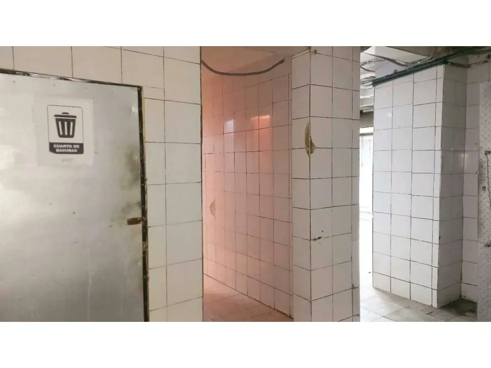 Se vende local comercial 70m2 Av. Lecuna 3135 - 5