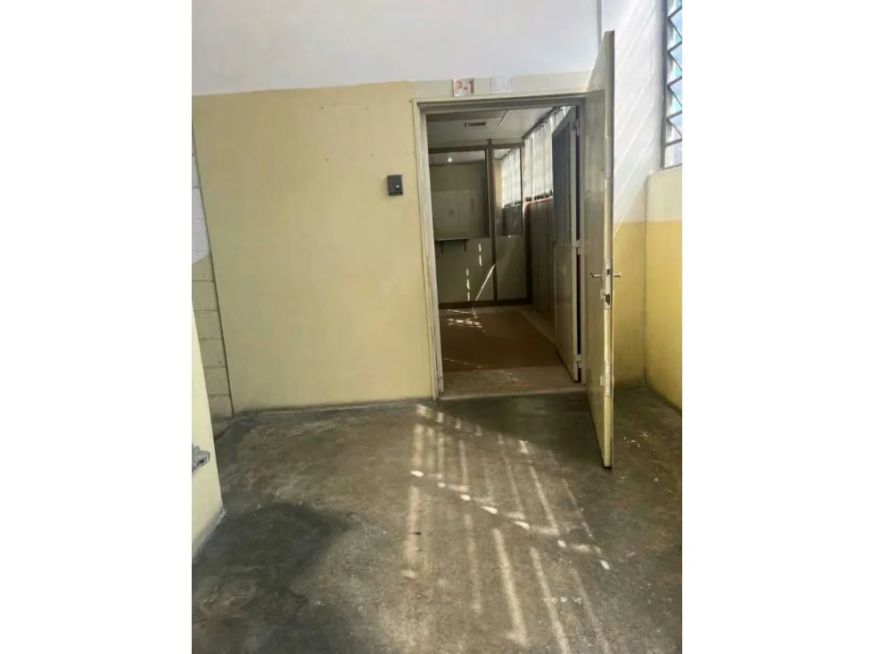 VENTA/ALQUILER PISO INDUSTRIAL, RUIZ PINEDA, CARICUAO - 27
