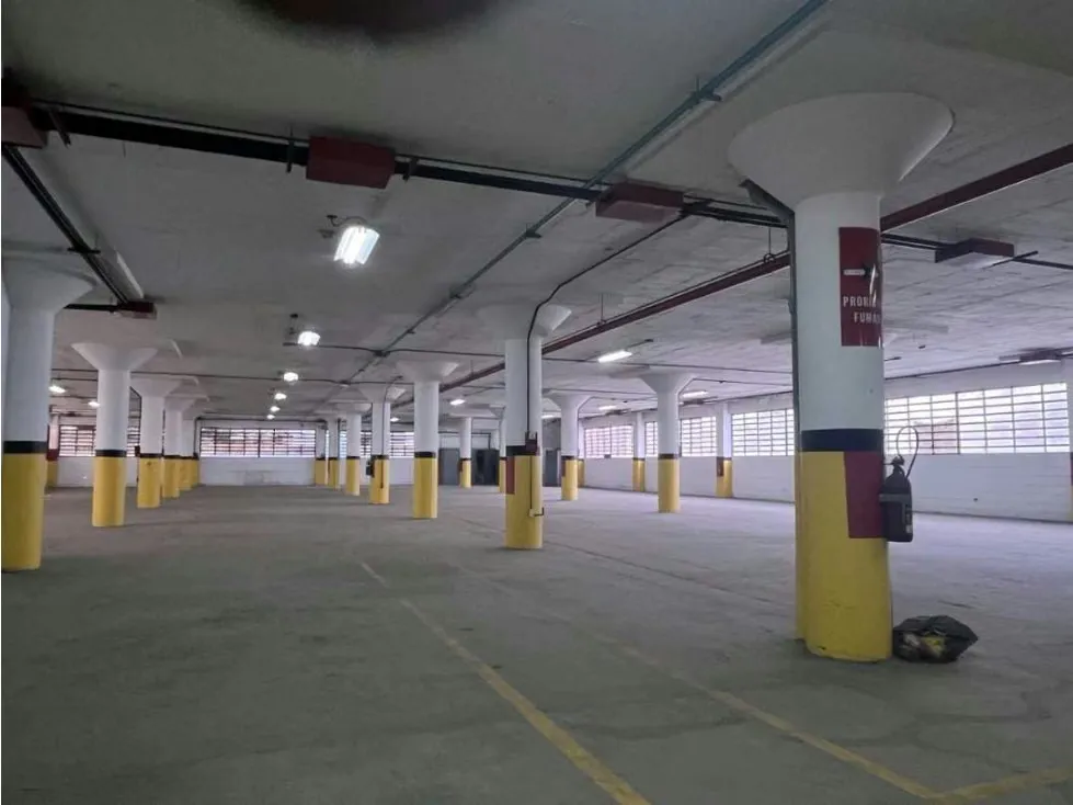 VENTA/ALQUILER PISO INDUSTRIAL, RUIZ PINEDA, CARICUAO - 31