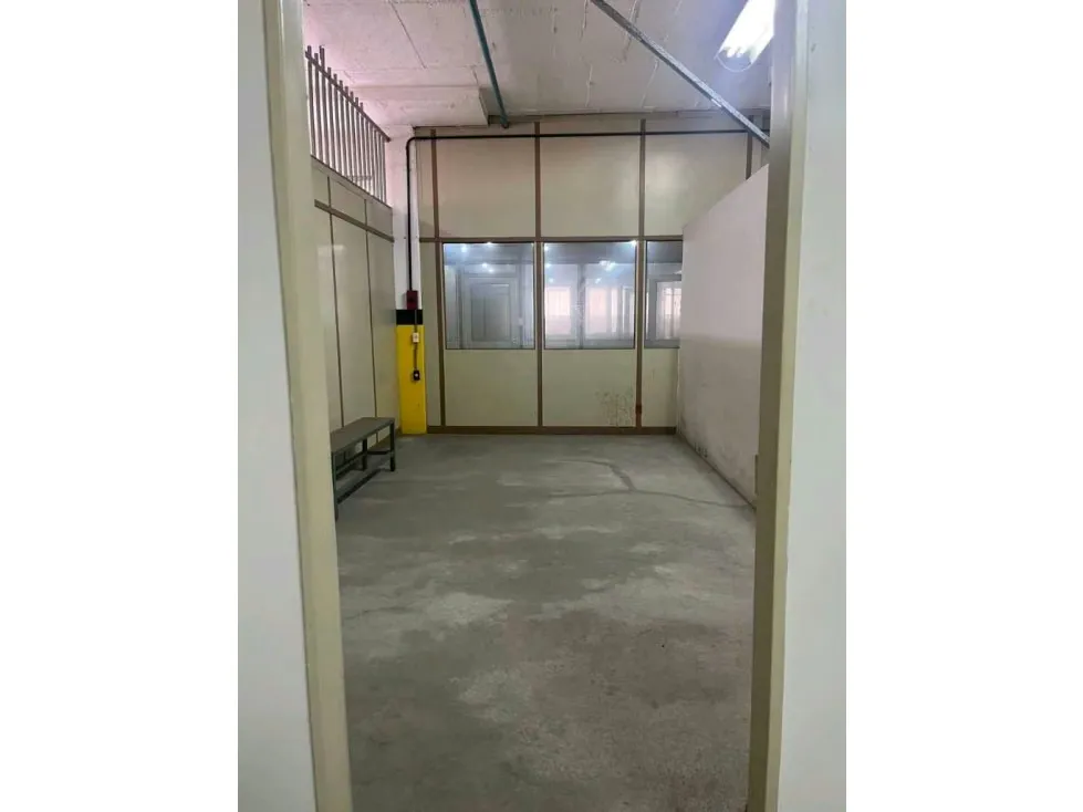 VENTA/ALQUILER PISO INDUSTRIAL, RUIZ PINEDA, CARICUAO - 37