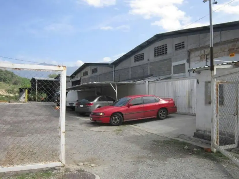 Comercial (Galpon - Deposito) en Venta en Sector Industrial Cloris, Miranda