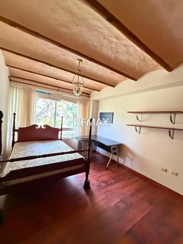 Alquiler de amplio Apartamento en Resd. La Castellana en El Parral - 10