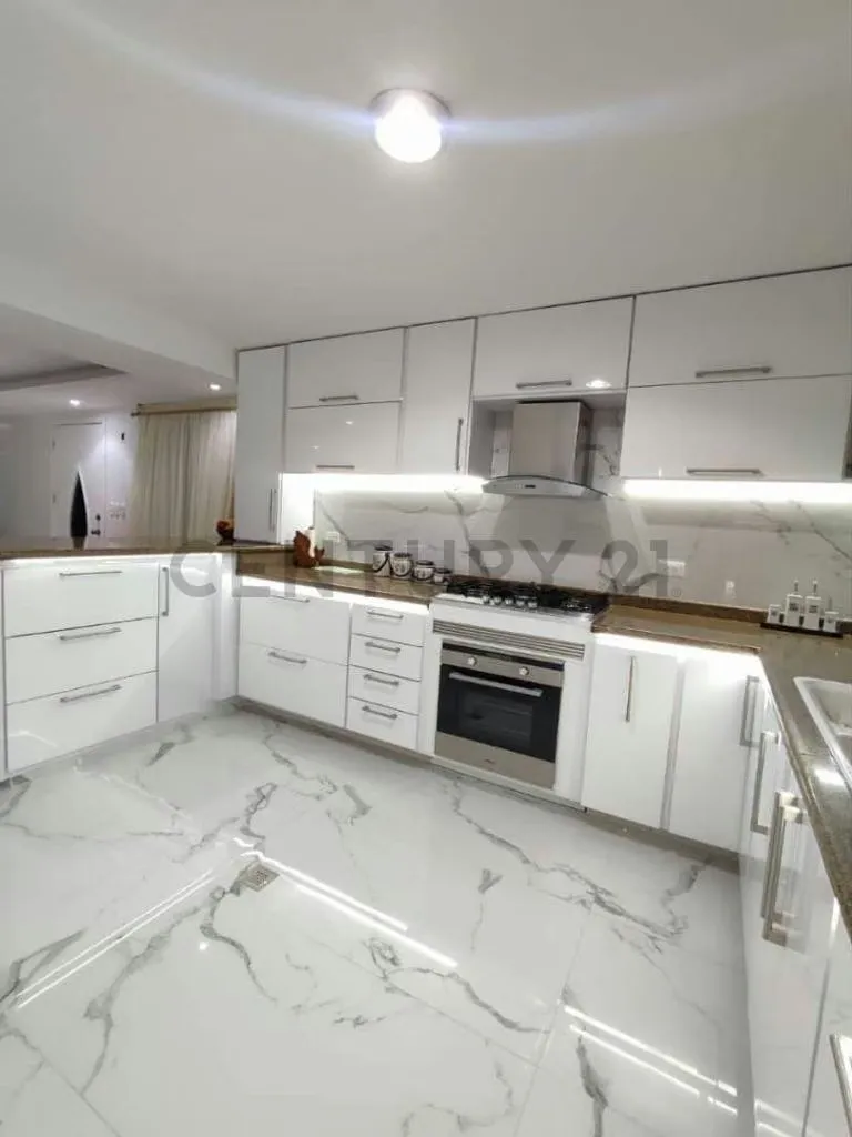 Hermosa casa bote b en Venta Remodelada - 2