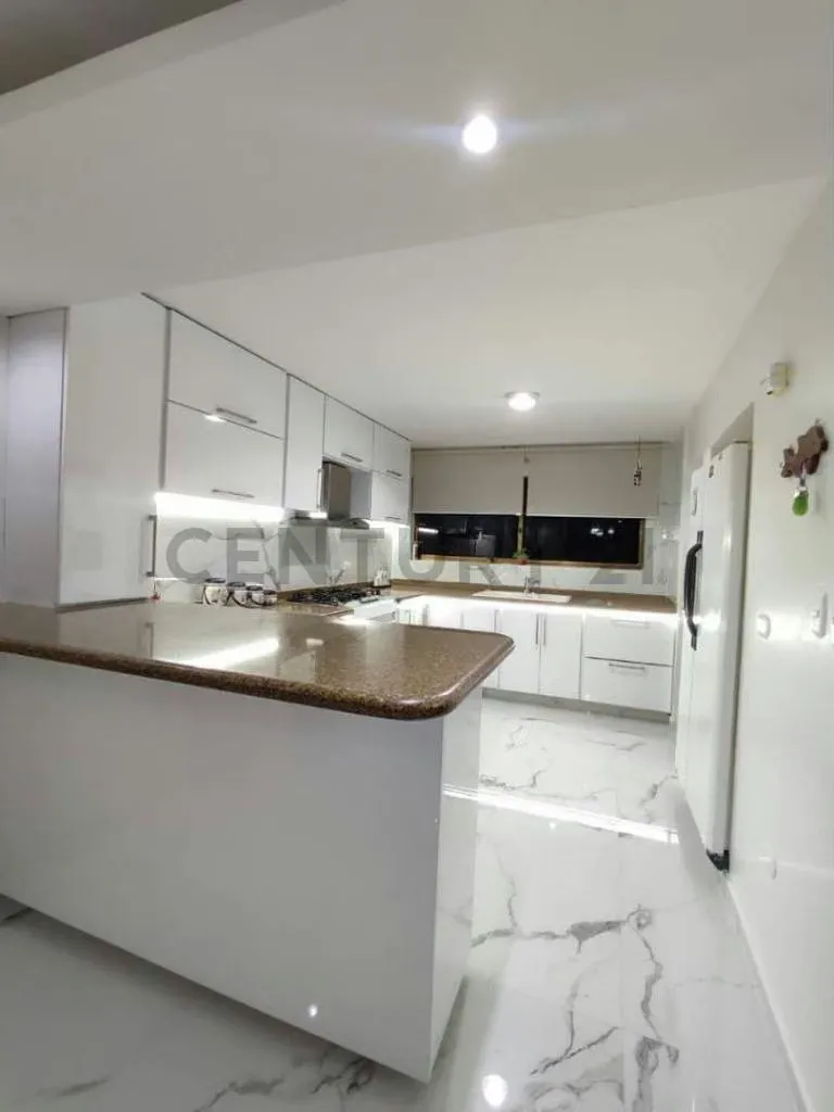Hermosa casa bote b en Venta Remodelada - 3