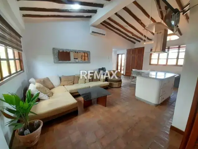 EN VENTA AMPLIO Y HERMOSO APARTAMENTO CON EXCELENTE VISTA Y PLANTA ELECTRICA TOTAL EN EL CONJUNTO VILLAS LOS CAYOS