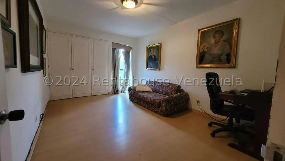 Apartamento (1 Nivel) en Venta en Cumbres de Curumo, Distrito Metropolitano - 32