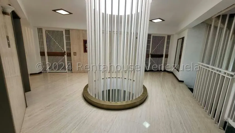 Apartamento (1 Nivel) en Venta en Cumbres de Curumo, Distrito Metropolitano - 6