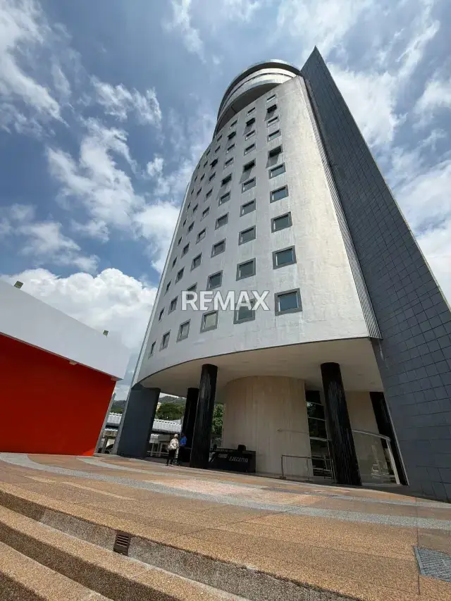 En venta oficina en la Torre Ejecutiva - 4 av del Parral Valencia Carabobo