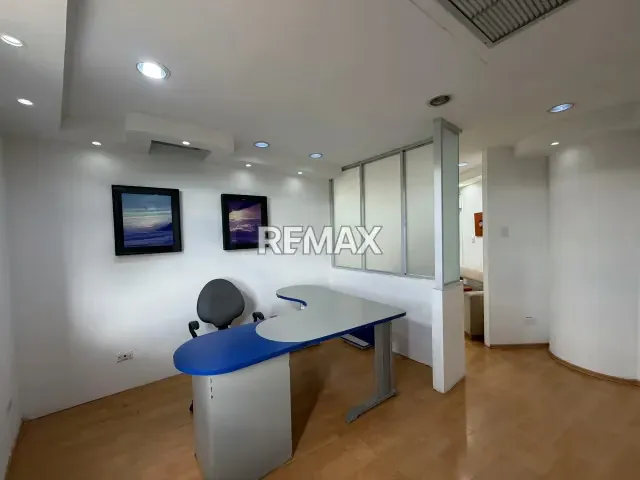 En venta oficina en la Torre Ejecutiva - 4 av del Parral Valencia Carabobo - 13