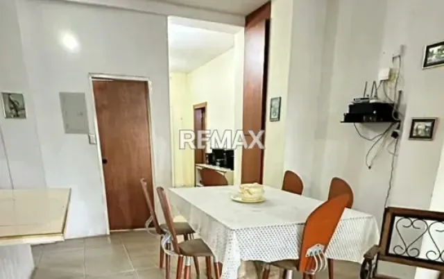 Venta de amplia Casa Multifamiliar - 7