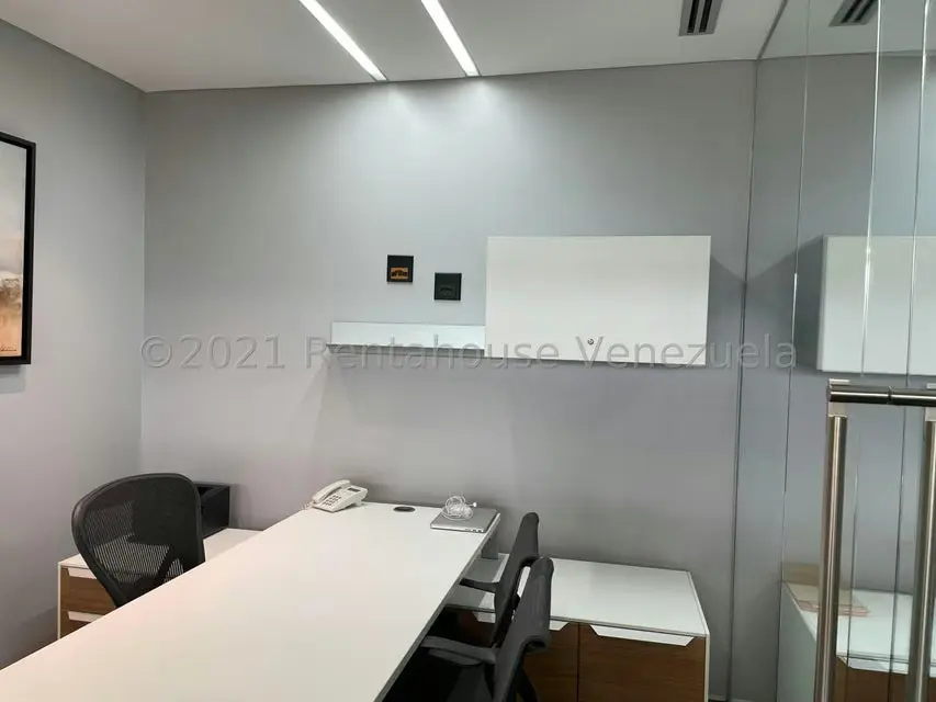 Oficina en Venta en Los Palos Grandes, Distrito Metropolitano - 17