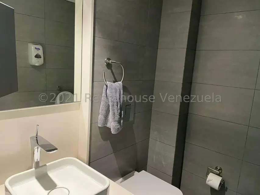 Oficina en Venta en Los Palos Grandes, Distrito Metropolitano - 25
