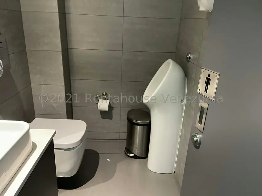 Oficina en Venta en Los Palos Grandes, Distrito Metropolitano - 26