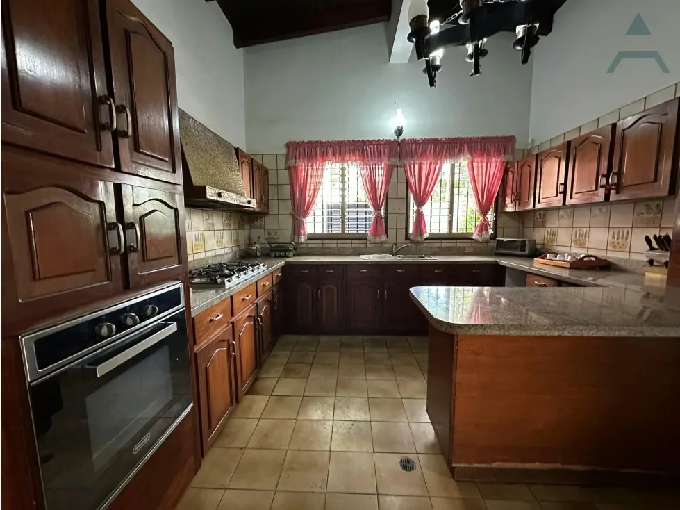 Se vende casa 2700m² 4h+2s/4b+s/4p Cerro Verde - 18