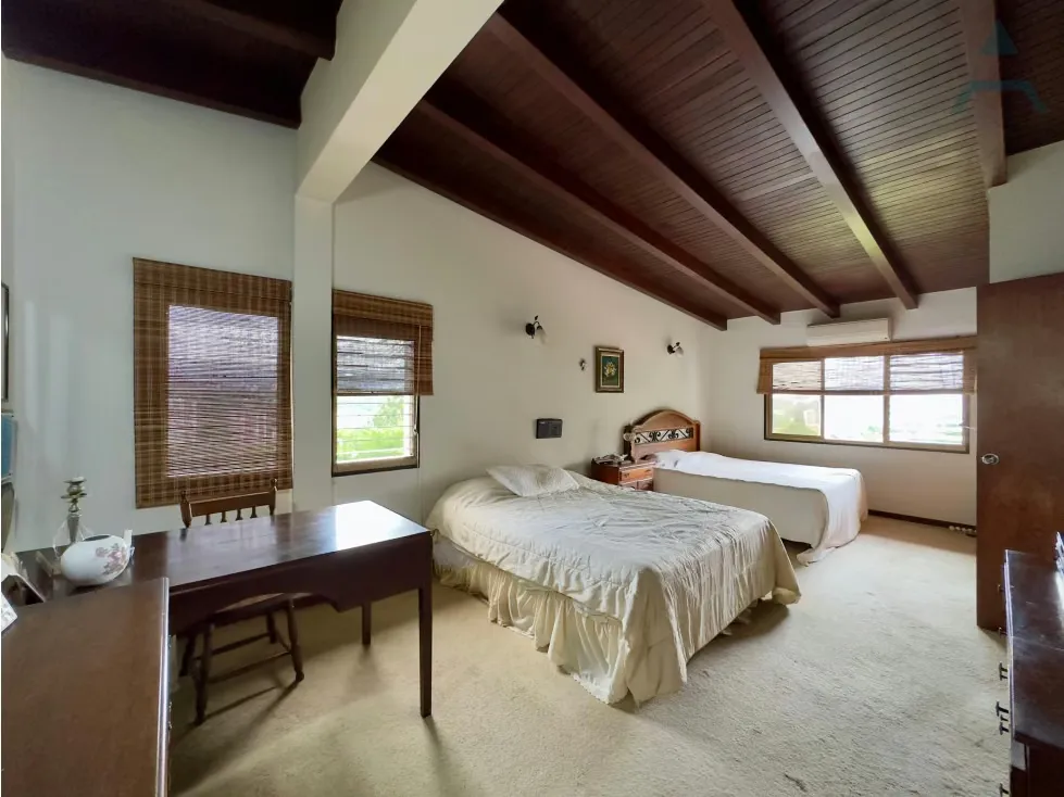 Se vende casa 2700m² 4h+2s/4b+s/4p Cerro Verde - 23