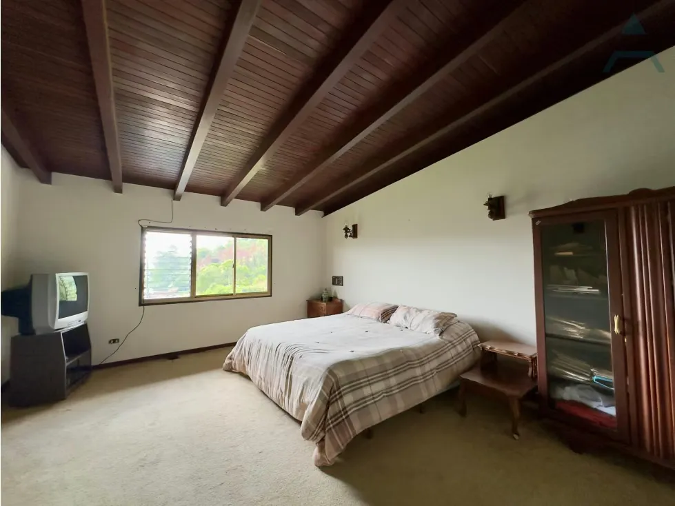 Se vende casa 2700m² 4h+2s/4b+s/4p Cerro Verde - 24