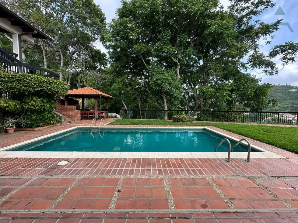 Se vende casa 2700m² 4h+2s/4b+s/4p Cerro Verde - 8
