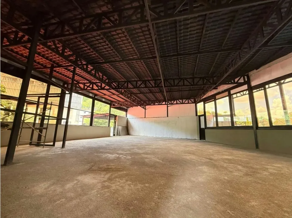 Se vende casa comercial 1558m2 San Roman - 14