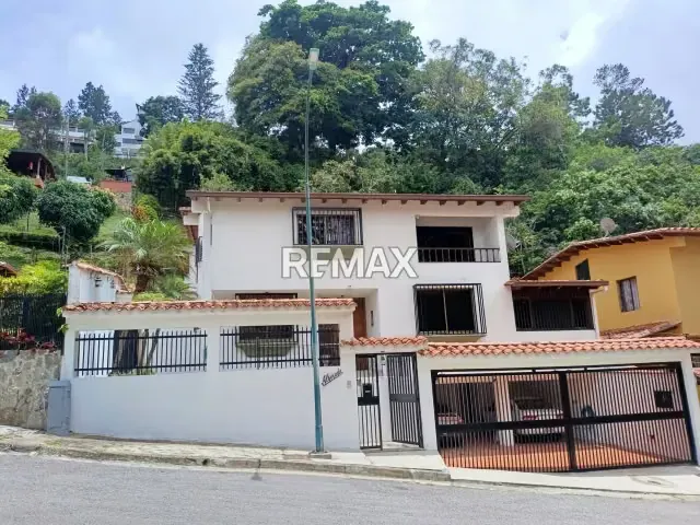 Se Vende Excelente Casa de 485 m2 en Los Naranjos del Cafetal