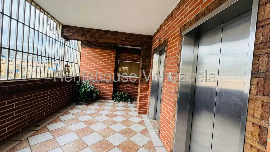 Apartamento (1 Nivel) en Venta en Centro, Aragua - 2