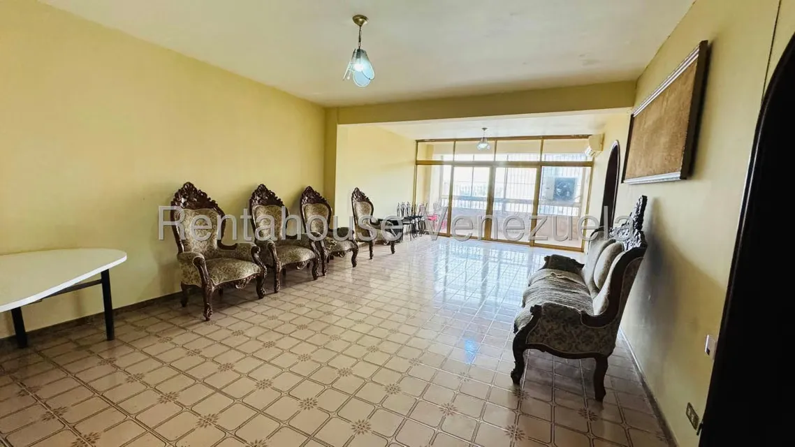 Apartamento (1 Nivel) en Venta en Centro, Aragua - 3