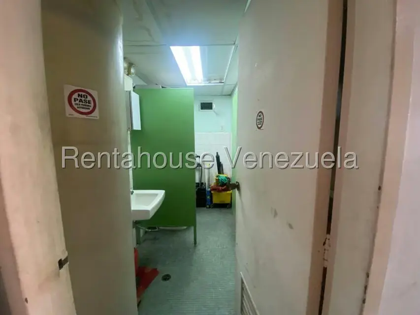 Oficina en Venta en Parroquia Catedral, Distrito Metropolitano - 26