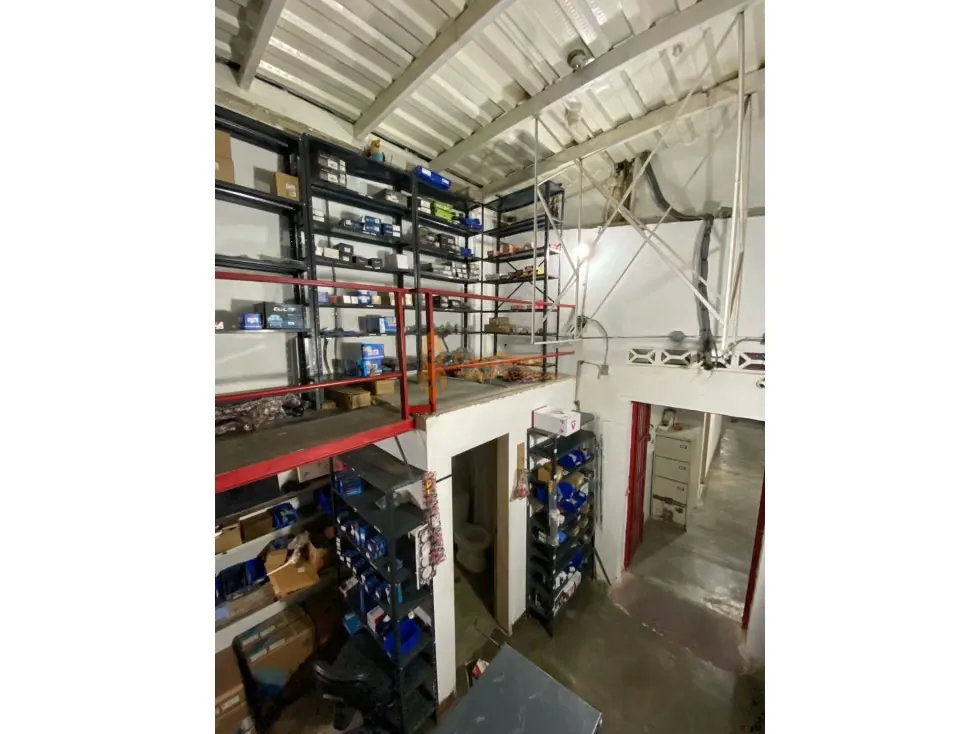 Venta de local en av. Bolívar de Naguanagua - 12
