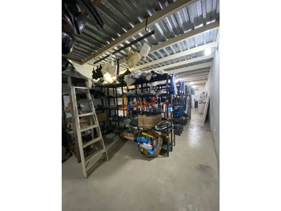 Venta de local en av. Bolívar de Naguanagua - 27