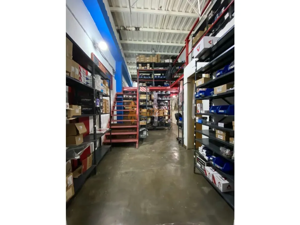 Venta de local en av. Bolívar de Naguanagua - 5